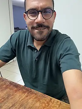 Snapshot of AdrianGarcia89 chatting on May 21, 1:34 am AdrianGarcia89 online show from May 21, 1:34 am