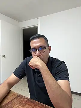 Snapshot of AdrianGarcia89 chatting on June 6, 2:27 am AdrianGarcia89 online show from June 6, 2:27 am