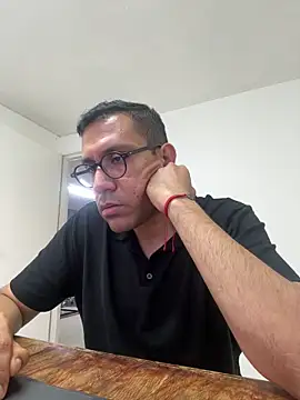 Snapshot of AdrianGarcia89 chatting on June 12, 1:04 am AdrianGarcia89 online show from June 12, 1:04 am