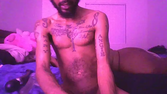 Snapshot of AverageAnt_ chatting on March 2, 6:25 am AverageAnt online show from March 2, 6:25 am