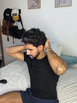 Snapshot of Thelovers666 chatting on December 17, 3:18 pm Thelovers666 online show from December 17, 3:18 pm