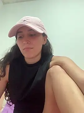 Snapshot of LatinDoll8 chatting on June 9, 2:12 am LatinDoll8 online show from June 9, 2:12 am