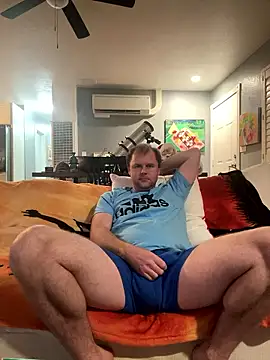 Snapshot of Studmuffin4you chatting on January 14, 4:51 am Studmuffin4you online show from January 14, 4:51 am