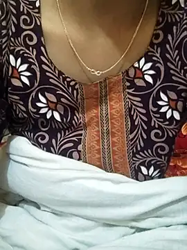 Sexy-Mithila21 online show from December 18, 9:10 pm