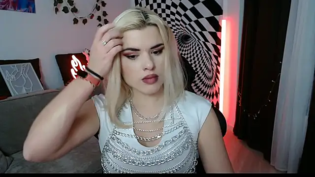 Ariana Saint online show from February 10, 8:02 pm