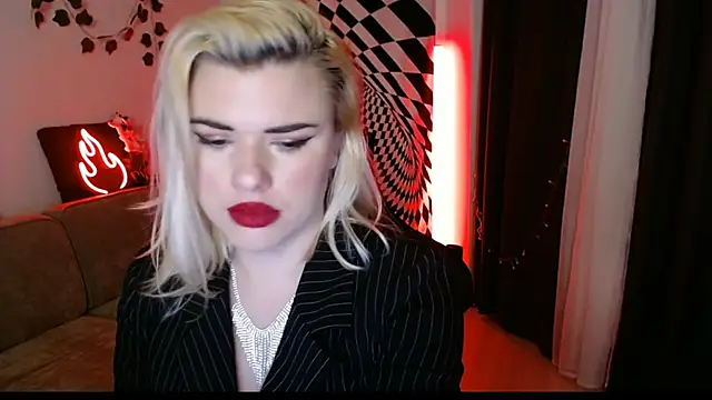 Ariana Saint online show from February 18, 5:20 pm