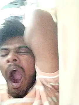 Snapshot of Anji8639 chatting on December 21, 1:02 am Anji8639 online show from December 21, 1:02 am