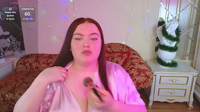 Snapshot of LindaBermer chatting on December 19, 4:41 am LindaBermer online show from December 19, 4:41 am