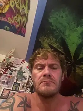 Snapshot of southernhelle chatting on December 19, 1:23 am southernhelle online show from December 19, 1:23 am