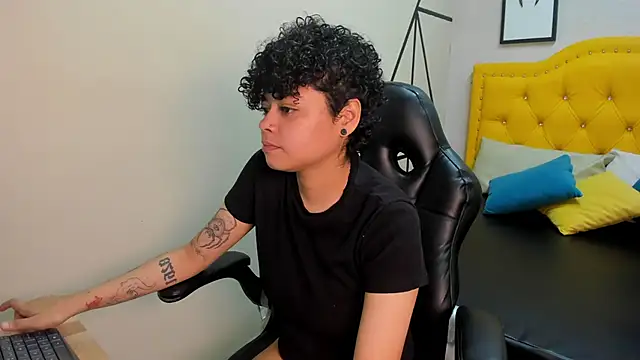 Sasha Venom online show from January 6, 7:28 pm