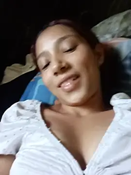 Snapshot of _natzury_ chatting on July 22, 9:17 pm natzury online show from July 22, 9:17 pm