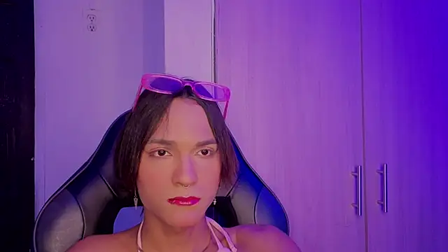 Snapshot of tiffanyy_777 chatting on July 2, 3:23 am tiffanyy 777 online show from July 2, 3:23 am