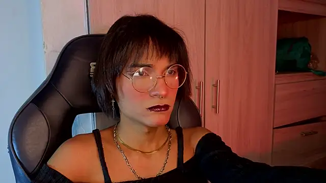 Snapshot of tiffanyy_777 chatting on July 31, 2:44 am tiffanyy 777 online show from July 31, 2:44 am