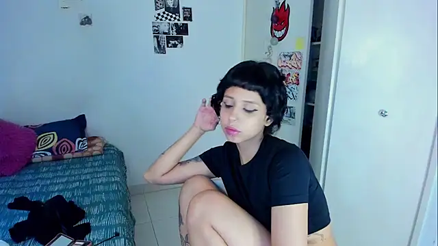 Snapshot of harakitty_ chatting on April 1, 10:29 pm harakitty online show from April 1, 10:29 pm