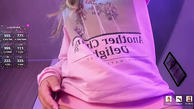 Violet Blazee online show from January 7, 8:06 am