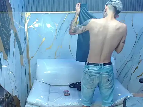 Boy tatto77 online show from February 9, 7:07 pm