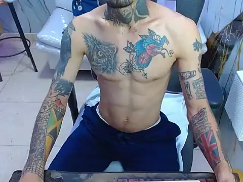 Snapshot of Boy_tatto77 chatting on May 8, 11:48 am Boy tatto77 online show from May 8, 11:48 am