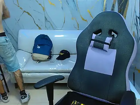 Snapshot of Boy_tatto77 chatting on May 18, 11:49 am Boy tatto77 online show from May 18, 11:49 am