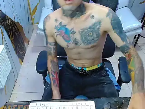 Snapshot of Boy_tatto77 chatting on June 10, 12:04 pm Boy tatto77 online show from June 10, 12:04 pm