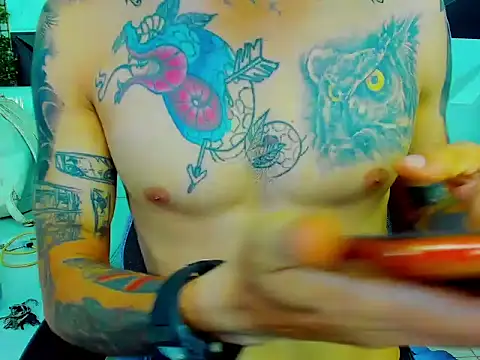 Snapshot of Boy_tatto77 chatting on June 12, 12:37 pm Boy tatto77 online show from June 12, 12:37 pm