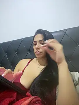 Snapshot of Nini_ chatting on May 23, 12:38 am Nini online show from May 23, 12:38 am