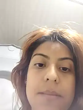 mia hottie2210 online show from January 18, 11:41 pm