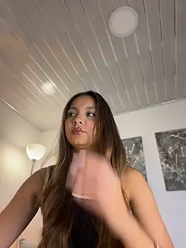 Snapshot of Nicollewest1 chatting on July 5, 8:05 pm Nicollewest1 online show from July 5, 8:05 pm