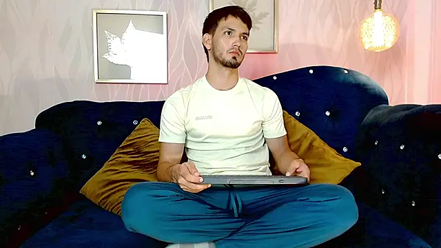 Snapshot of HarryFosster chatting on June 1, 6:31 pm HarryFosster online show from June 1, 6:31 pm