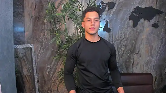 Noah Clarkk online show from February 20, 11:16 pm