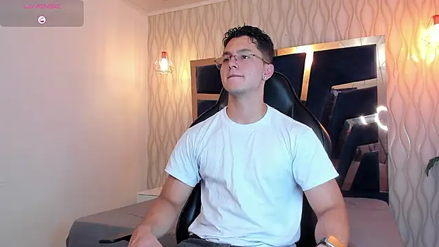 Noah Clarkk online show from March 17, 5:27 pm