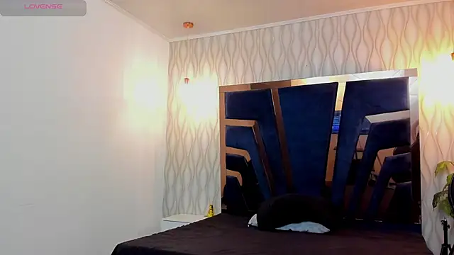 Noah Clarkk online show from April 26, 5:27 am