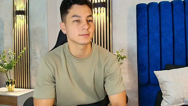 Snapshot of Noah_Clarkk chatting on May 16, 5:45 pm Noah Clarkk online show from May 16, 5:45 pm