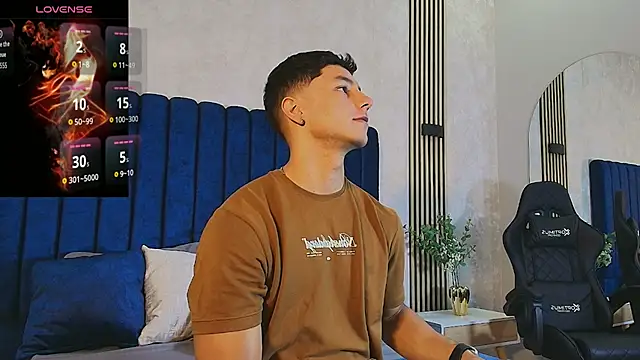 Snapshot of Noah_Clarkk chatting on May 25, 5:41 pm Noah Clarkk online show from May 25, 5:41 pm