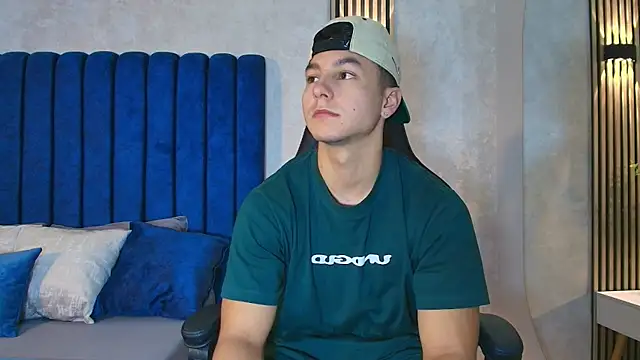 Snapshot of Noah_Clarkk chatting on June 5, 5:40 pm Noah Clarkk online show from June 5, 5:40 pm