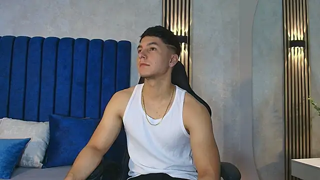 Snapshot of Noah_Clarkk chatting on June 9, 5:35 pm Noah Clarkk online show from June 9, 5:35 pm