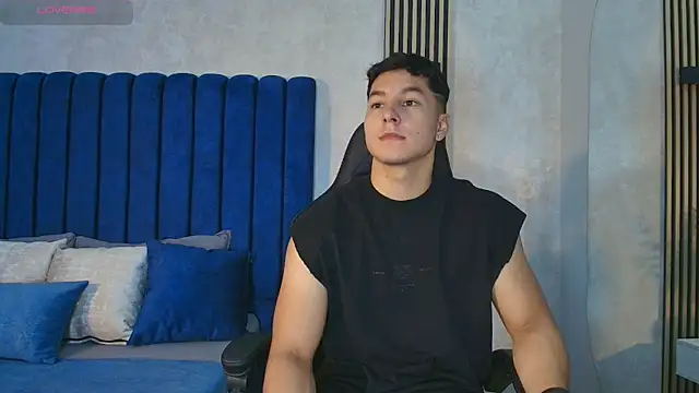 Snapshot of Noah_Clarkk chatting on June 11, 5:33 pm Noah Clarkk online show from June 11, 5:33 pm