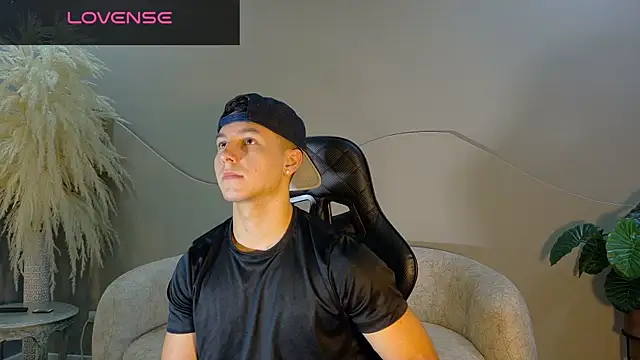 Snapshot of Noah_Clarkk chatting on July 2, 5:30 pm Noah Clarkk online show from July 2, 5:30 pm