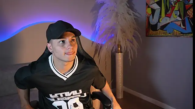 Snapshot of Noah_Clarkk chatting on July 25, 7:55 pm Noah Clarkk online show from July 25, 7:55 pm