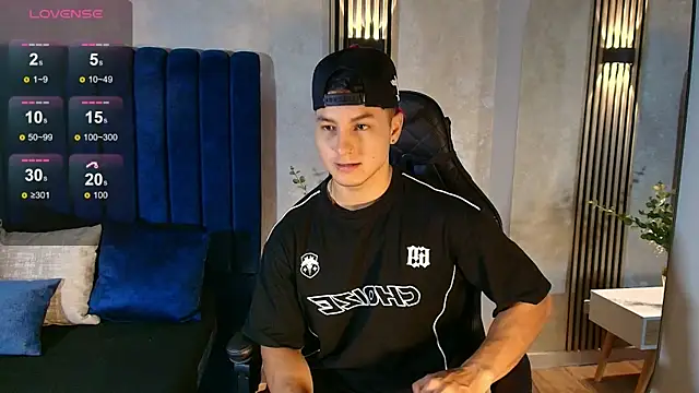 Snapshot of Noah_Clarkk chatting on July 30, 5:34 pm Noah Clarkk online show from July 30, 5:34 pm