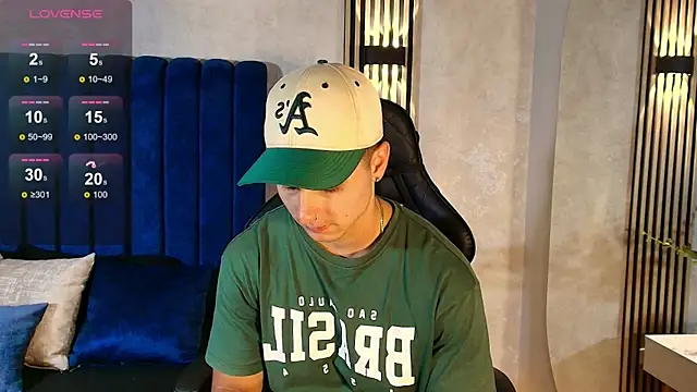 Snapshot of Noah_Clarkk chatting on July 31, 5:34 pm Noah Clarkk online show from July 31, 5:34 pm