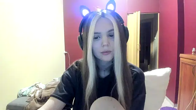 LunaAngell online show from December 21, 11:12 pm