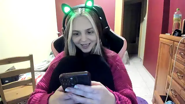 LunaAngell online show from January 7, 9:17 pm