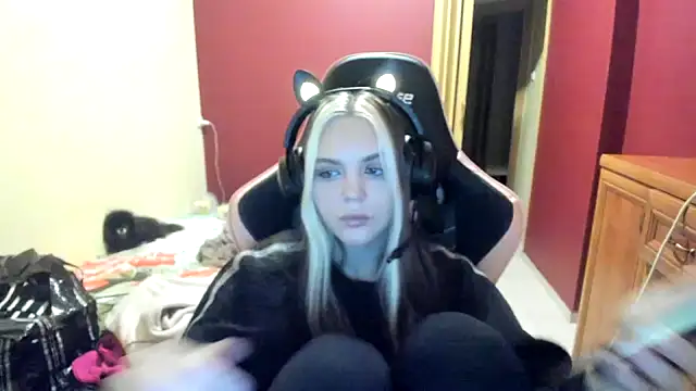 LunaAngell online show from January 14, 11:20 pm