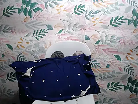 Snapshot of WildHornyPussy4u chatting on February 3, 3:59 am WildHornyPussy4u online show from February 3, 3:59 am