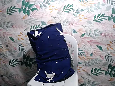 Snapshot of WildHornyPussy4u chatting on February 4, 1:22 am WildHornyPussy4u online show from February 4, 1:22 am