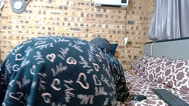AFRICANBOOTYLICIOUS online show from June 25, 10:25 pm