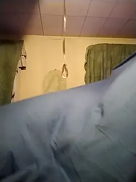 Snapshot of tentpipes chatting on March 31, 12:34 am tentpipes online show from March 31, 12:34 am