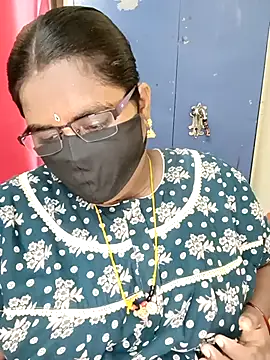 Snapshot of sirisha__9 chatting on May 4, 6:04 pm sirisha 9 online show from May 4, 6:04 pm