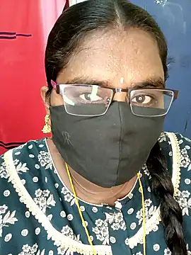 Snapshot of sirisha__9 chatting on May 6, 8:08 am sirisha 9 online show from May 6, 8:08 am