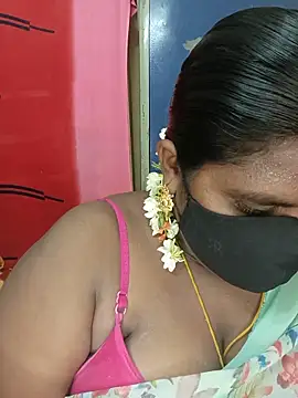 Snapshot of sirisha__9 chatting on May 13, 5:32 pm sirisha 9 online show from May 13, 5:32 pm